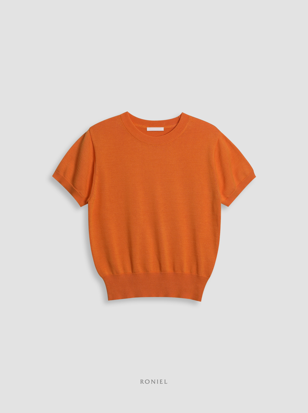 반팔 티셔츠 오렌지 색상 이미지-S1L2
