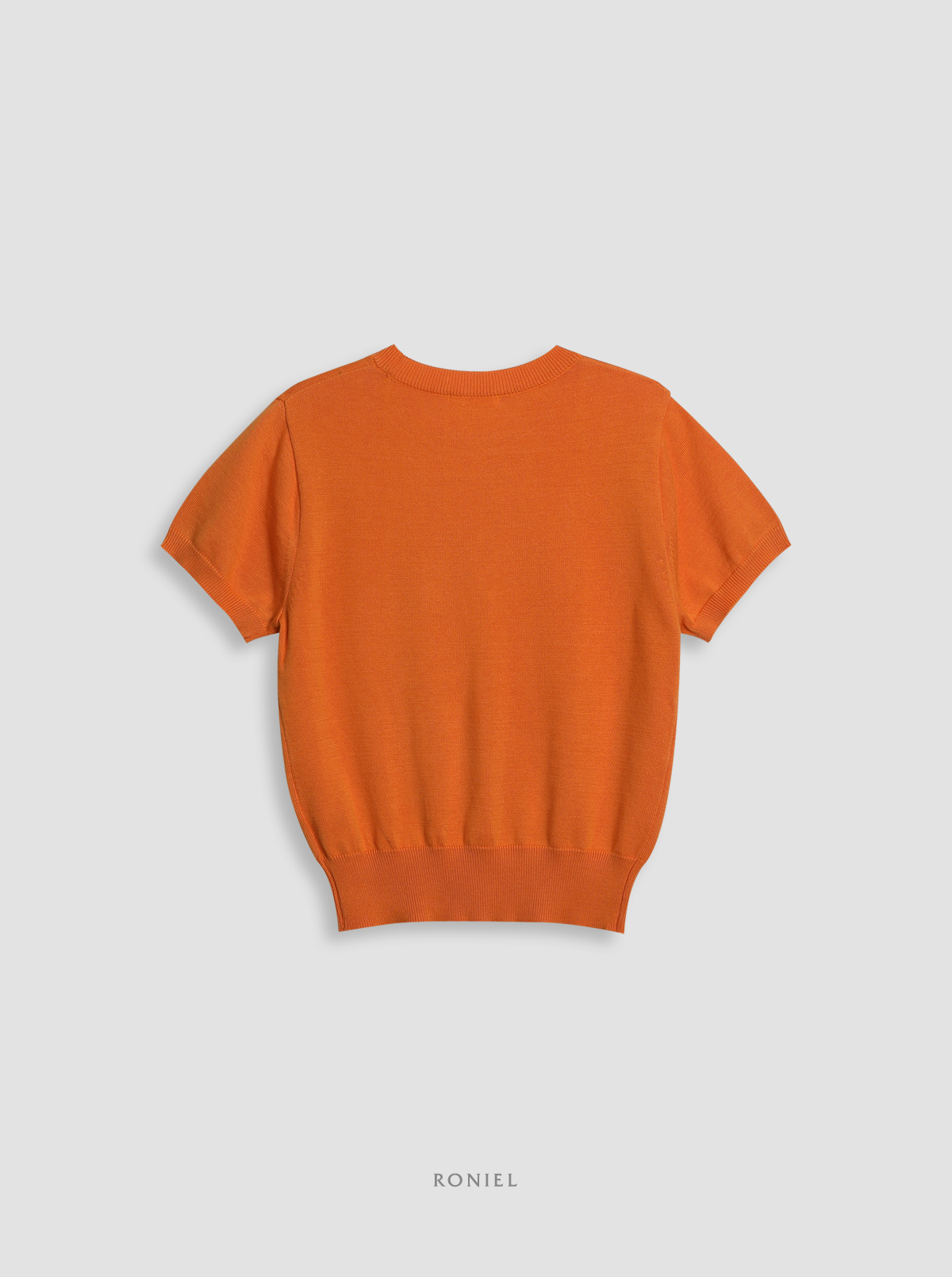 반팔 티셔츠 오렌지 색상 이미지-S1L3